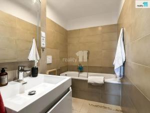 Pronájem bytu 2+1, Kroměříž, Obvodová, 56 m2