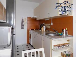 Pronájem bytu 2+kk, Kladno, Na růžovém poli, 45 m2