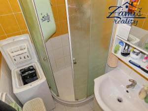 Pronájem bytu 2+kk, Kladno, Na růžovém poli, 45 m2