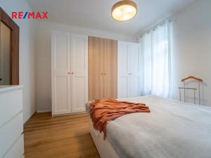 Prodej bytu 2+1, Praha - Karlín, Pernerova, 62 m2