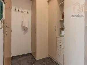 Pronájem bytu 2+kk, Praha - Nusle, Jaromírova, 44 m2