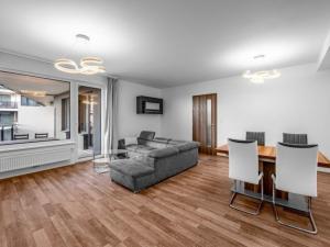 Pronájem bytu 3+kk, Praha - Strašnice, Zvěřinova, 90 m2