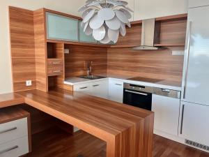 Pronájem bytu 2+kk, Brno, Bochořákova, 58 m2