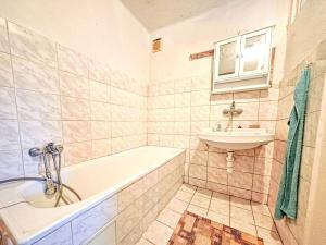 Prodej rodinného domu, Podhořany u Ronova, 87 m2