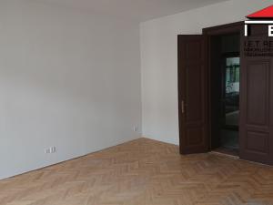 Pronájem bytu 2+kk, Ostrava, Nádražní, 75 m2
