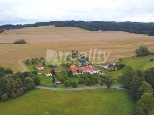 Prodej zemědělské usedlosti, Černovice - Vackov, 425 m2
