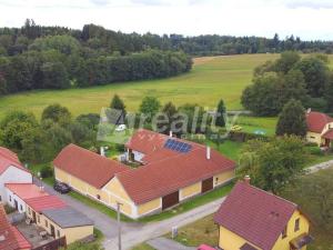 Prodej zemědělské usedlosti, Černovice - Vackov, 425 m2