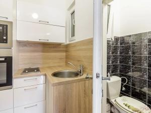 Pronájem bytu 1+kk, Praha - Michle, Počátecká, 29 m2