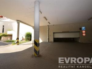 Prodej garážového stání, Praha - Košíře, Plzeňská, 16 m2