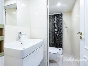 Pronájem bytu 1+kk, Praha - Vinohrady, Varšavská, 26 m2