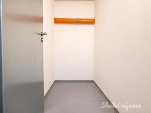 Pronájem bytu 1+kk, Praha - Vinohrady, Varšavská, 26 m2