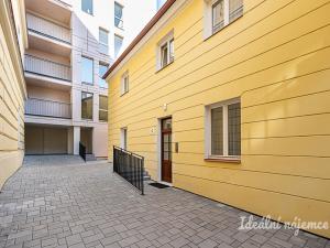 Pronájem bytu 1+kk, Praha - Vinohrady, Varšavská, 26 m2