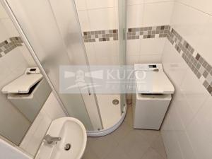 Pronájem bytu 1+kk, Praha, Kaplická, 27 m2