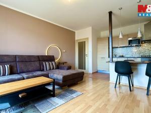 Pronájem bytu 2+kk, Praha - Dubeč, Winklerova, 43 m2