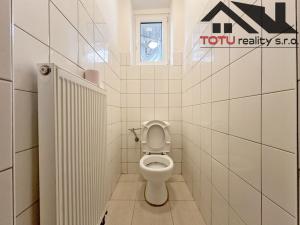 Pronájem obchodního prostoru, Jaroměř, Husova, 200 m2