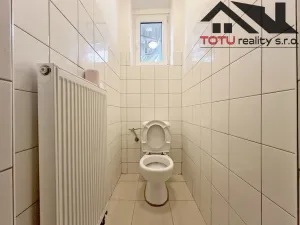 Pronájem obchodního prostoru, Jaroměř, Husova, 200 m2