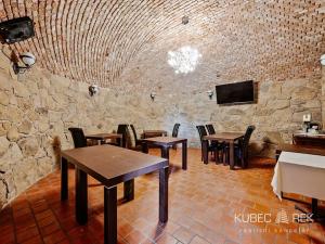 Prodej ubytování, Chotoviny, Táborská, 2200 m2