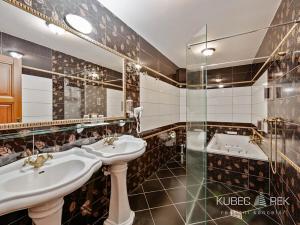 Prodej ubytování, Chotoviny, Táborská, 2200 m2