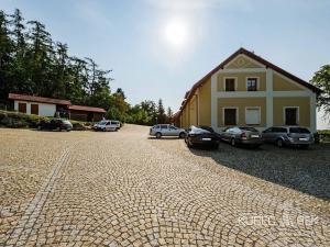 Prodej ubytování, Chotoviny, Táborská, 2200 m2