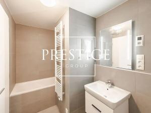 Pronájem bytu 1+kk, Praha, Zvěřinova, 39 m2