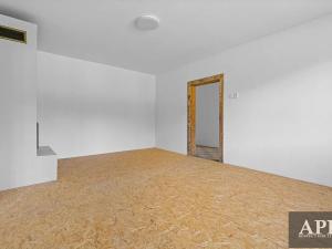 Prodej chalupy, Lopeník, 181 m2