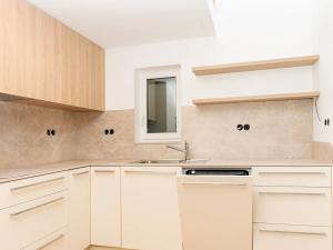 Pronájem bytu 3+1, Praha, Bubenečská, 153 m2