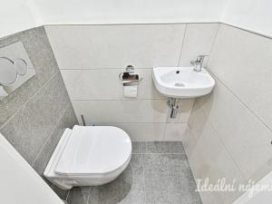 Pronájem bytu 2+1, Brno, Ečerova, 61 m2