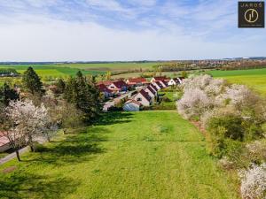Prodej pozemku pro bydlení, Lidice, 819 m2