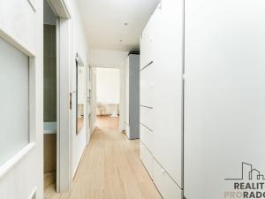 Prodej bytu 3+kk, Praha, Slévačská, 59 m2