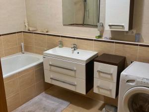 Pronájem bytu 3+kk, Praha - Hostivař, Bratislavská, 77 m2