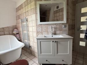 Prodej bytu 4+1, Karlovy Vary - Stará Role, Rybářská, 111 m2