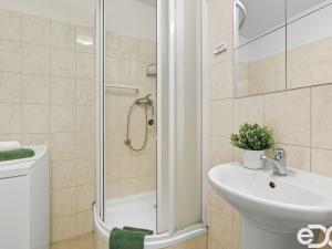 Prodej bytu 2+1, Praha, Habrová, 53 m2