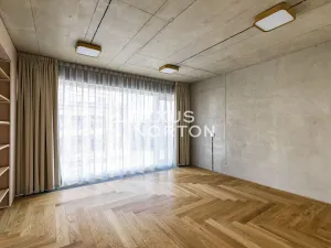 Pronájem atypického bytu, Praha - Bubeneč, Ronalda Reagana, 198 m2