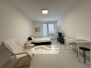 Pronájem bytu 1+kk, Zlín, Na Honech I, 29 m2