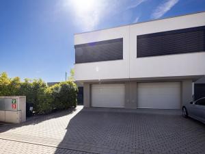 Pronájem vily, Praha - Horní Měcholupy, U Golfu, 248 m2