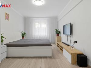 Prodej bytu 2+1, Karlovy Vary, K. Čapka, 57 m2