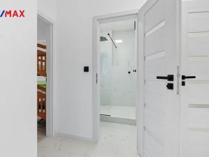 Prodej bytu 2+1, Karlovy Vary, K. Čapka, 57 m2