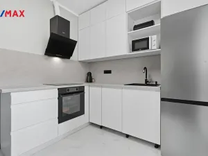 Prodej bytu 2+1, Karlovy Vary, K. Čapka, 57 m2