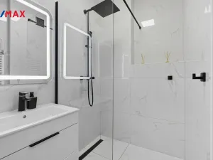 Prodej bytu 2+1, Karlovy Vary, K. Čapka, 57 m2