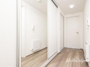 Pronájem bytu 2+kk, Praha - Košíře, Hlaváčkova, 49 m2