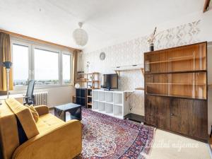 Pronájem bytu 2+kk, Praha - Prosek, Zárybská, 40 m2