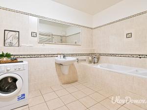 Prodej bytu 2+kk, Praha - Motol, Jeřabinová, 63 m2