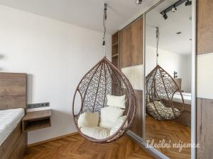 Pronájem bytu 3+1, Praha - Vysočany, Spojovací, 68 m2