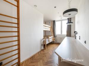 Pronájem bytu 3+1, Praha - Vysočany, Spojovací, 68 m2