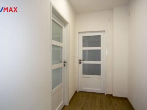 Pronájem bytu 4+1, Praha - Záběhlice, Hrusická, 72 m2