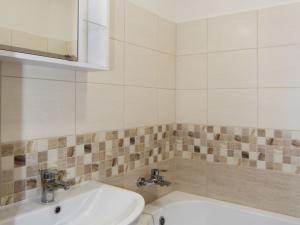 Pronájem bytu 4+1, Praha - Záběhlice, Hrusická, 72 m2