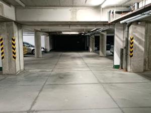 Pronájem garážového stání, Plzeň, Na Chmelnicích, 23 m2