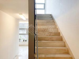 Pronájem bytu 2+kk, Praha - Vysočany, Podnádražní, 64 m2