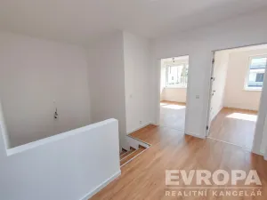 Prodej rodinného domu, Červené Pečky, Hrabáňova, 210 m2