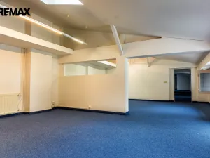 Pronájem kanceláře, Hradec Králové, třída Karla IV., 206 m2